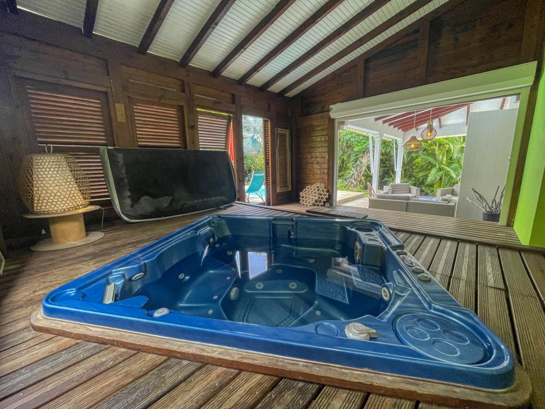 25.Location villa piscine Saint François Guadeloupe_Suite jacuzzi Rdc